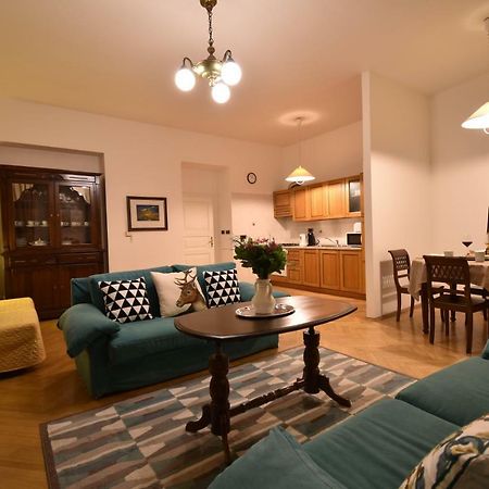 Cozy Flat By The Astronomical Clock Daire Prag Dış mekan fotoğraf