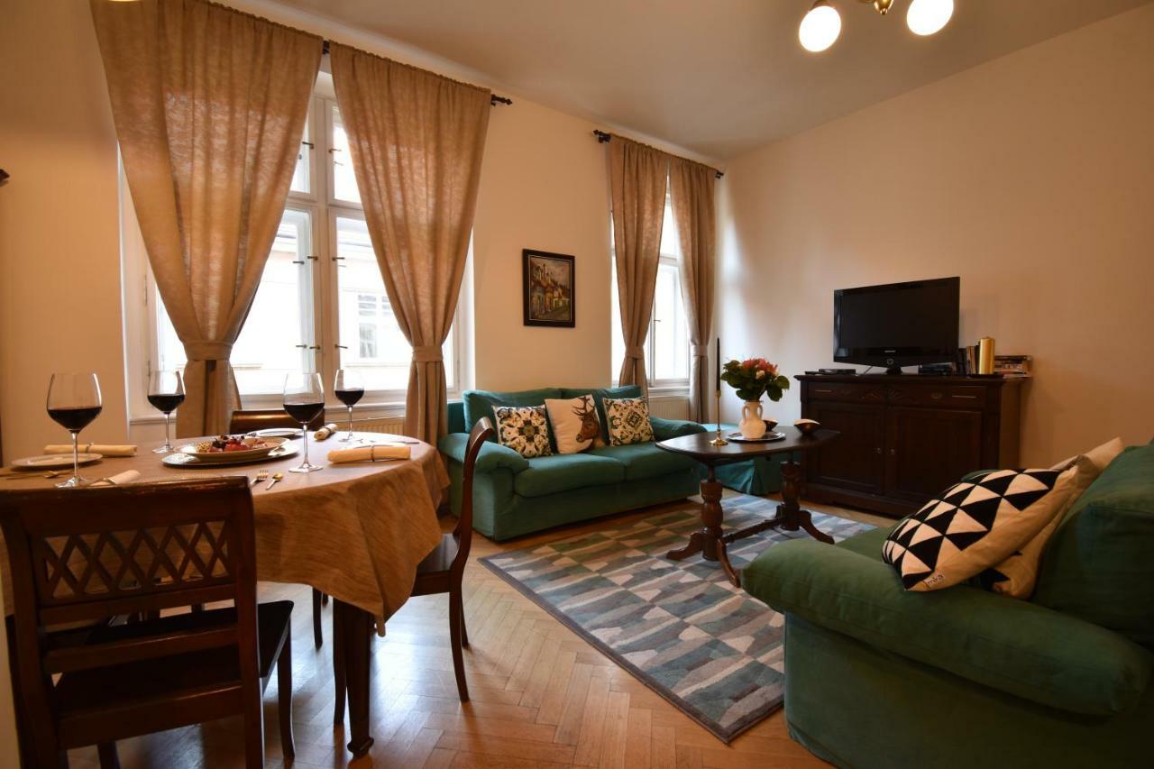 Cozy Flat By The Astronomical Clock Daire Prag Dış mekan fotoğraf