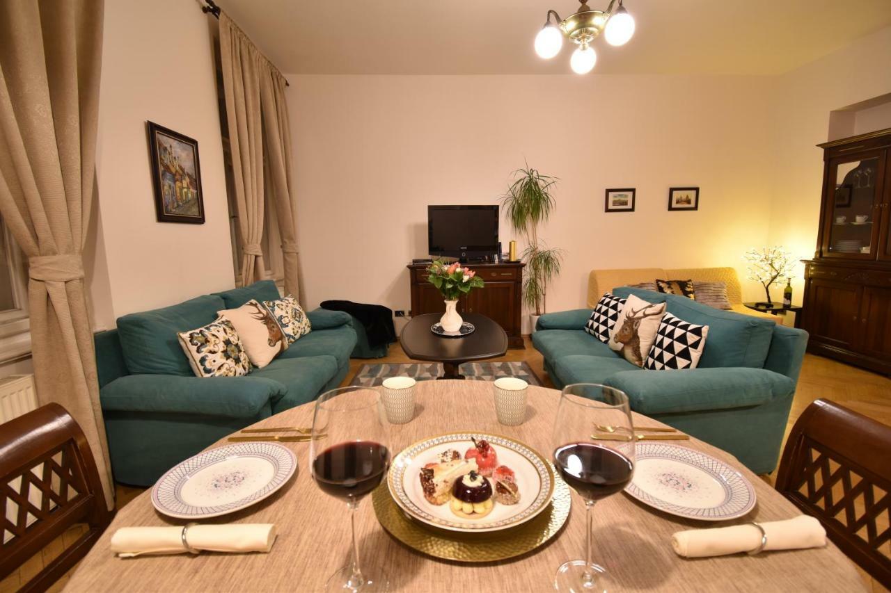 Cozy Flat By The Astronomical Clock Daire Prag Dış mekan fotoğraf