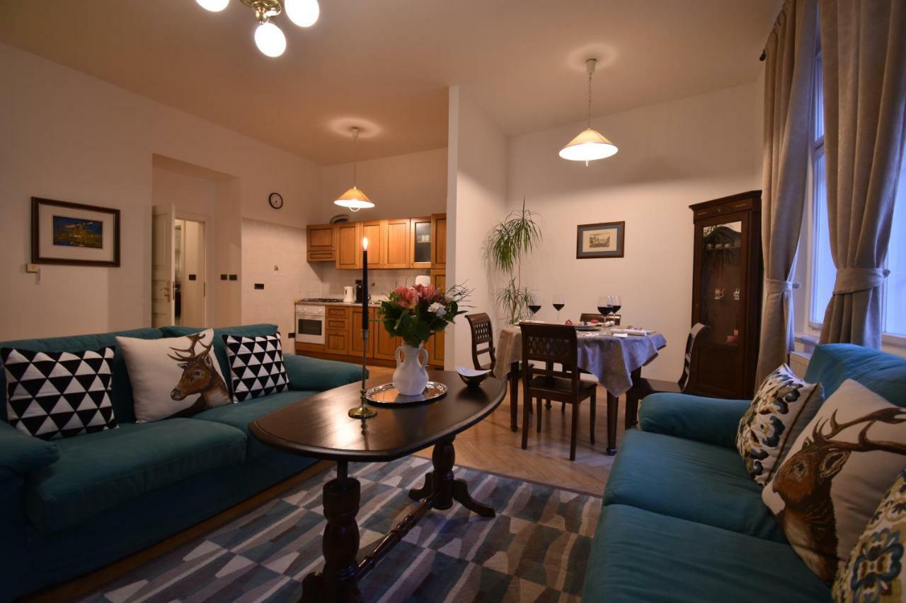 Cozy Flat By The Astronomical Clock Daire Prag Dış mekan fotoğraf