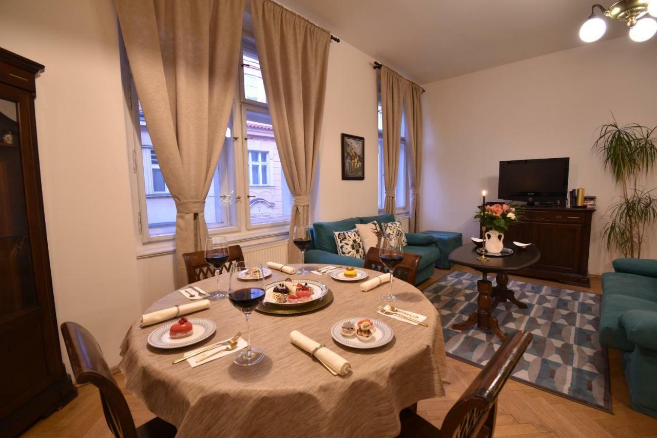 Cozy Flat By The Astronomical Clock Daire Prag Dış mekan fotoğraf